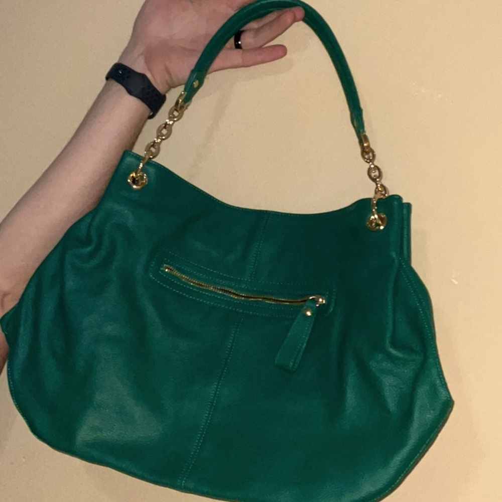 Cuore & pelle green leather purse with gold accents. Shoulder handbag BoHo